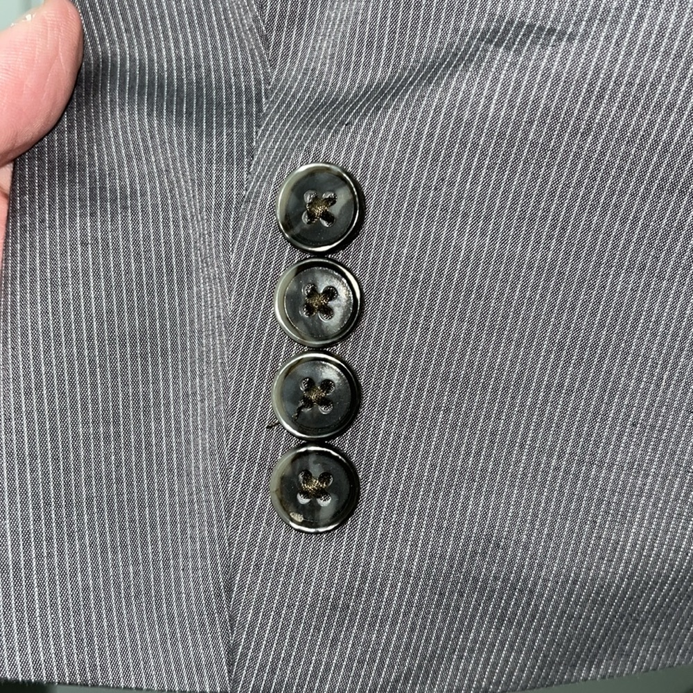 Jones New York, Size Large, very good used cond, 2 Button Closure 100% Cotton - Picture 6 of 11